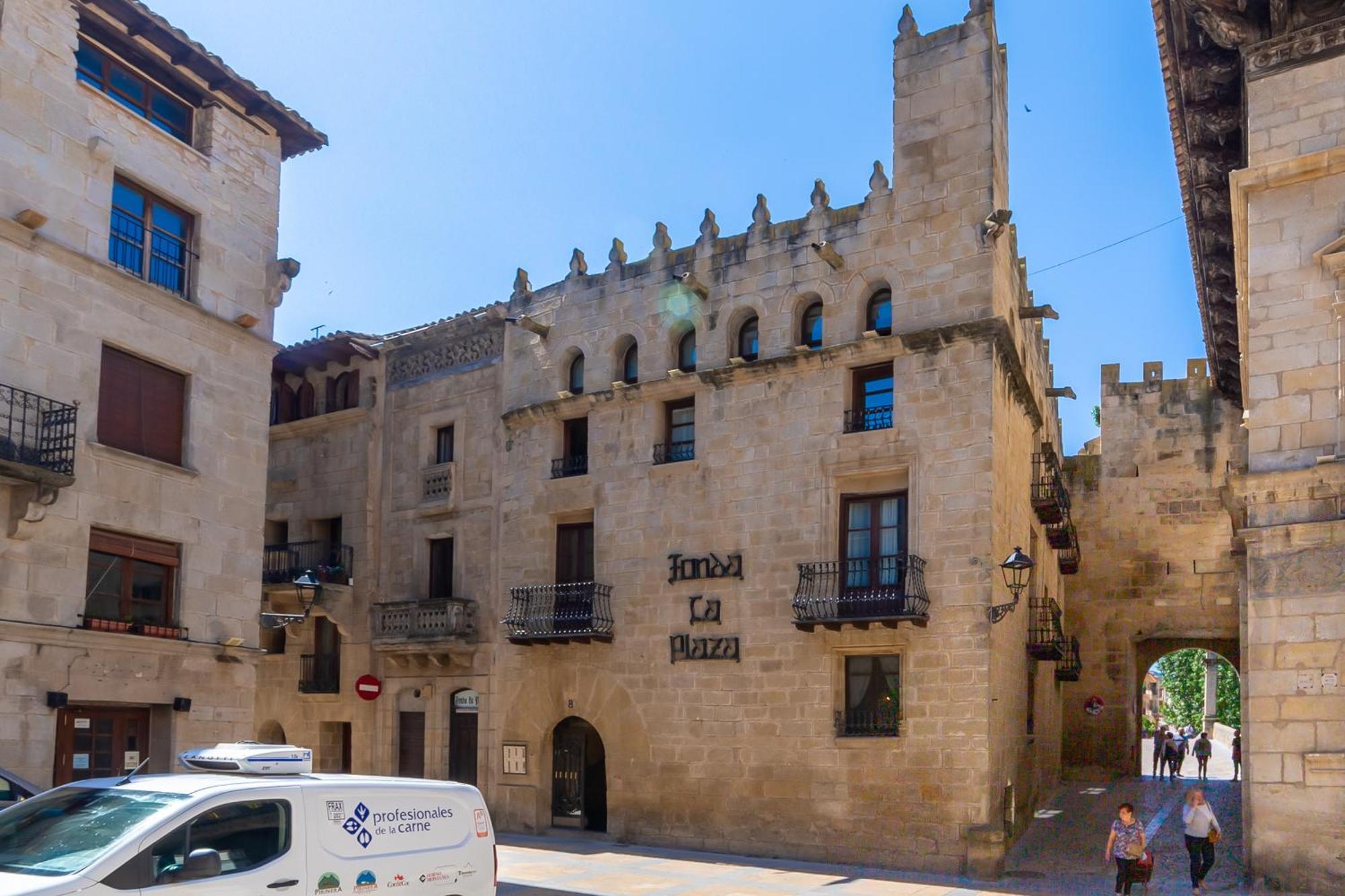 Fonda La Plaza Ξενοδοχείο Valderrobres Εξωτερικό φωτογραφία