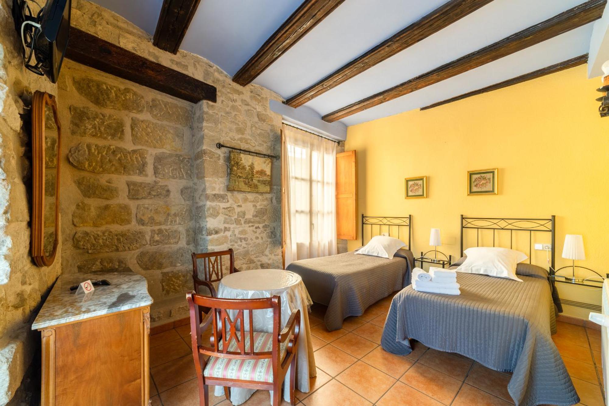 Fonda La Plaza Ξενοδοχείο Valderrobres Εξωτερικό φωτογραφία