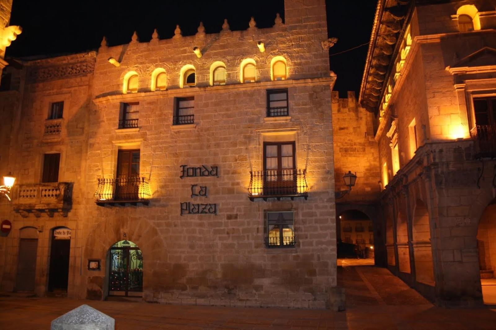 Fonda La Plaza Ξενοδοχείο Valderrobres Εξωτερικό φωτογραφία