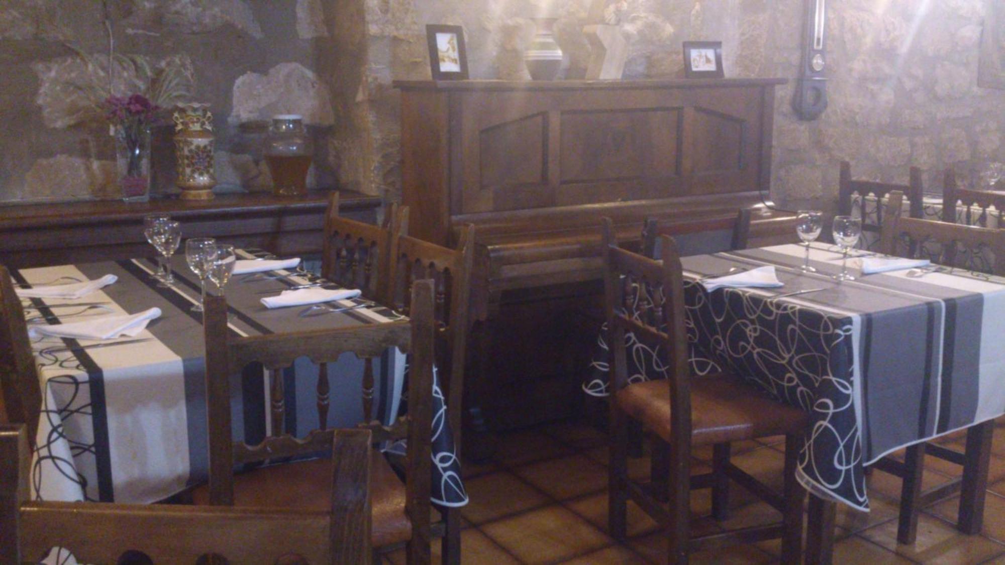Fonda La Plaza Ξενοδοχείο Valderrobres Εξωτερικό φωτογραφία