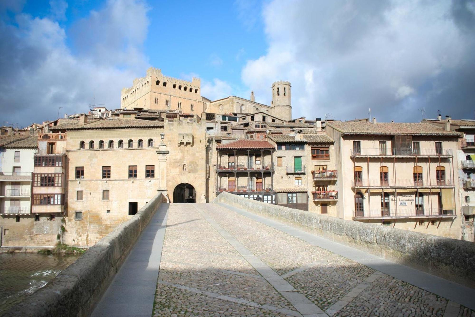 Fonda La Plaza Ξενοδοχείο Valderrobres Εξωτερικό φωτογραφία