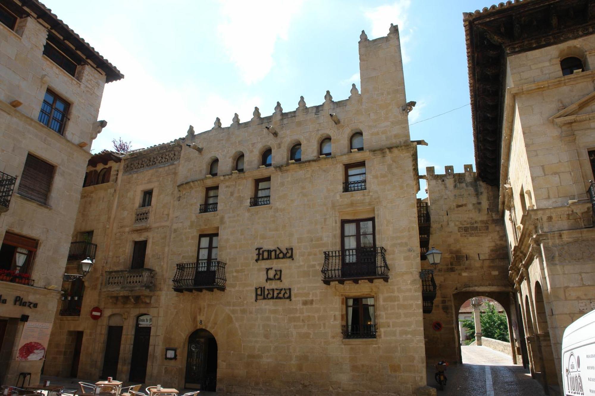Fonda La Plaza Ξενοδοχείο Valderrobres Εξωτερικό φωτογραφία